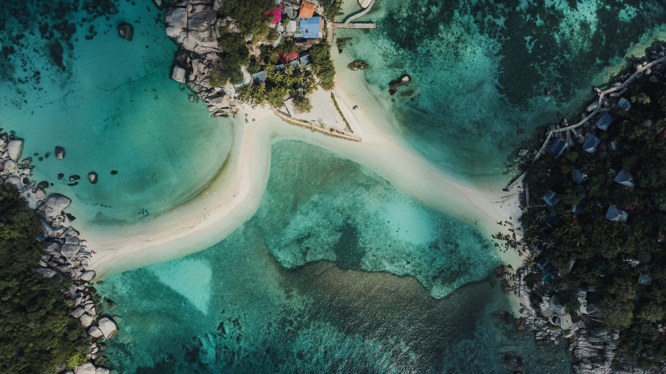sandbar connecting three islands in Koh Nang Yuan off of Koh Tao in Thailand