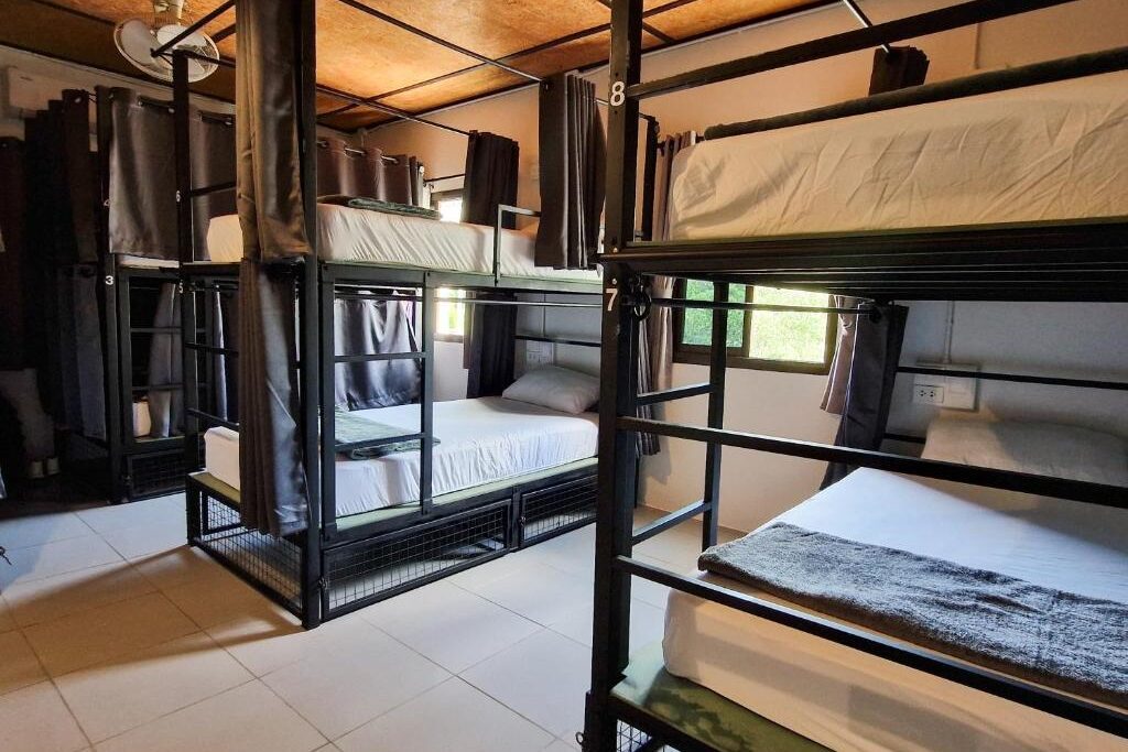 hostel to stay at in Koh Tao Thailand